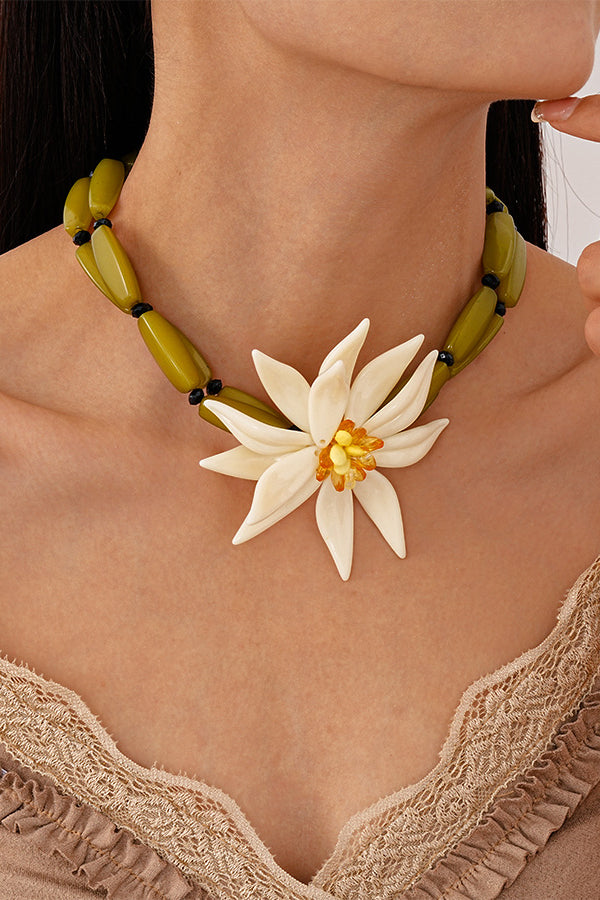Fashionable Bamboo Crystal Flower Necklace and Earrings