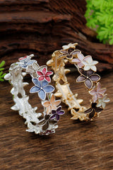 Fashionable Curved Resin Wide Bracelet