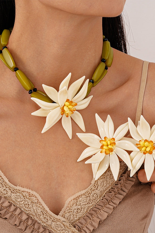 Fashionable Bamboo Crystal Flower Necklace and Earrings