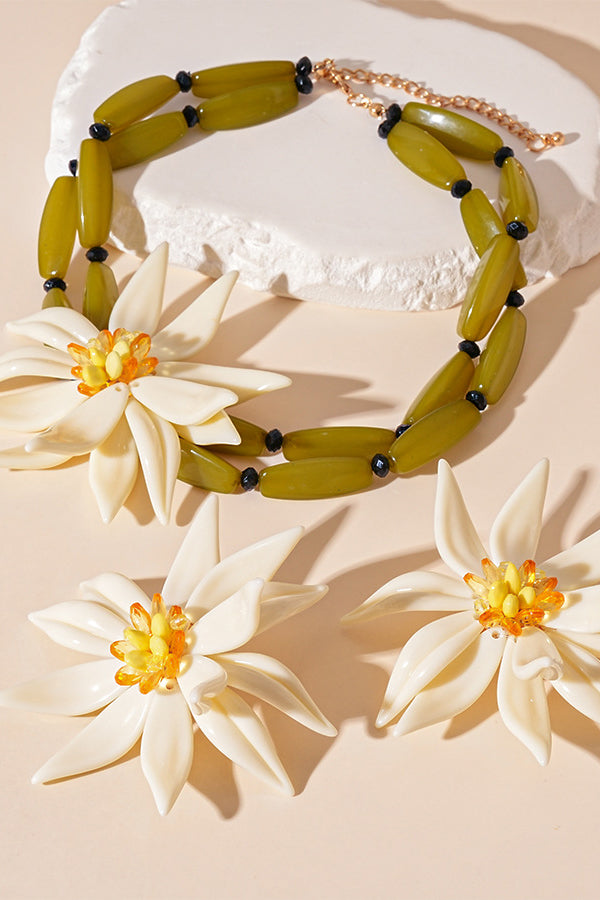 Fashionable Bamboo Crystal Flower Necklace and Earrings