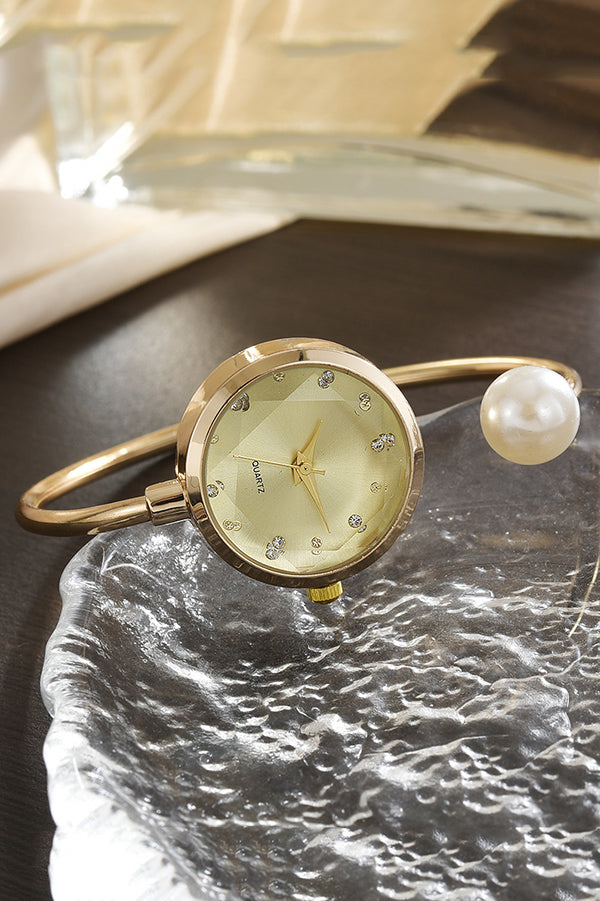 Fashionable Mother-of-Pearl Diamond Pointer Bracelet Watch