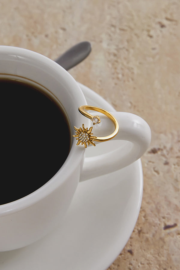 Fashionable Zircon Sun-shaped Stainless Steel Ring