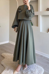 Solid Color Flower-embellished Lantern Sleeve Loose Top and Casual Maxi Skirt Set