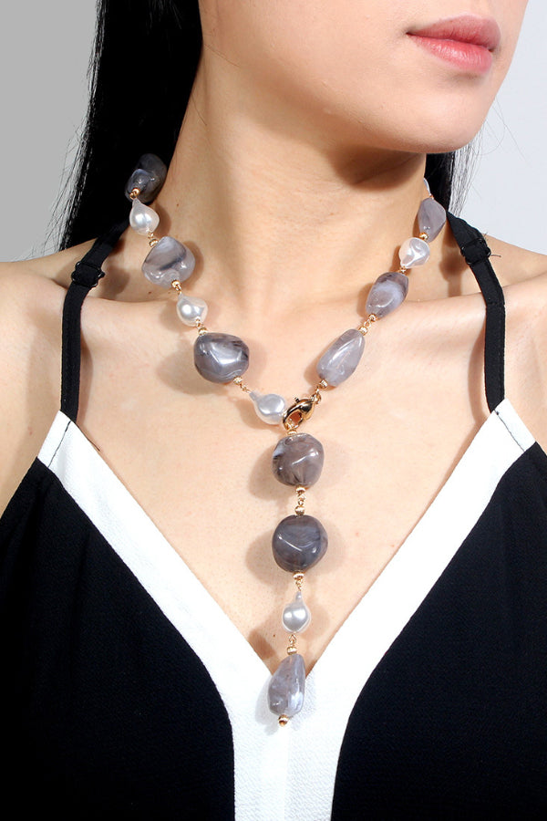 Vintage-style Irregular Beaded Necklace